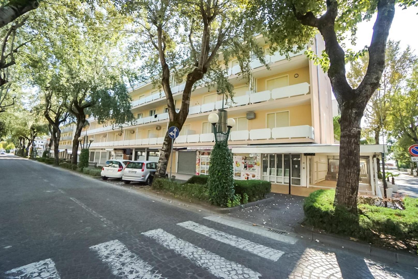 Condominio Bussola บิบิโอเน ภายนอก รูปภาพ