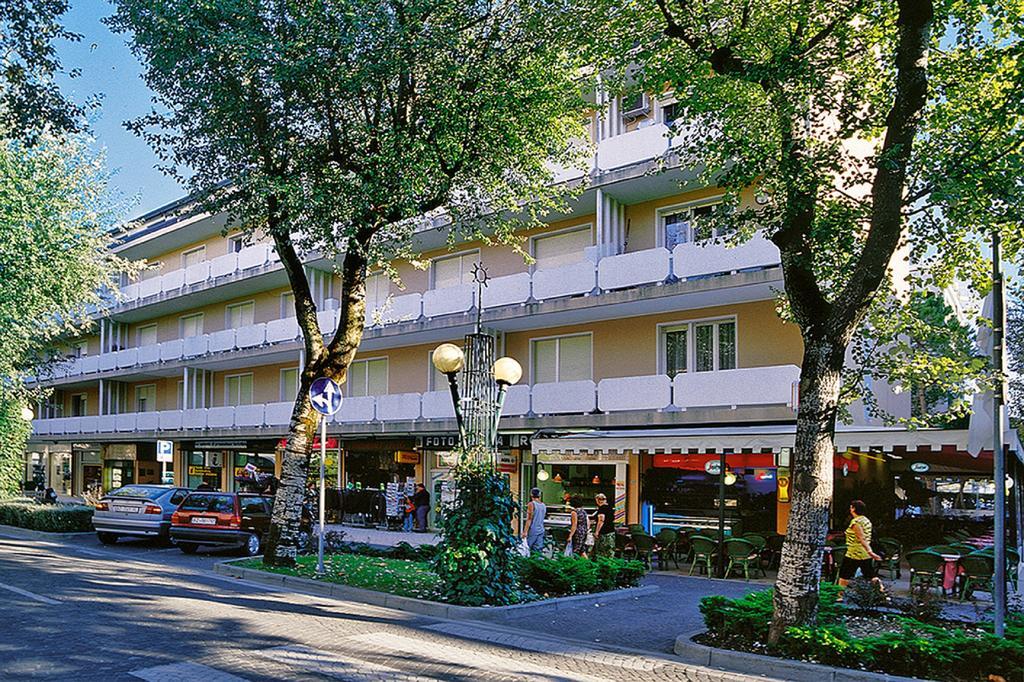Condominio Bussola บิบิโอเน ภายนอก รูปภาพ